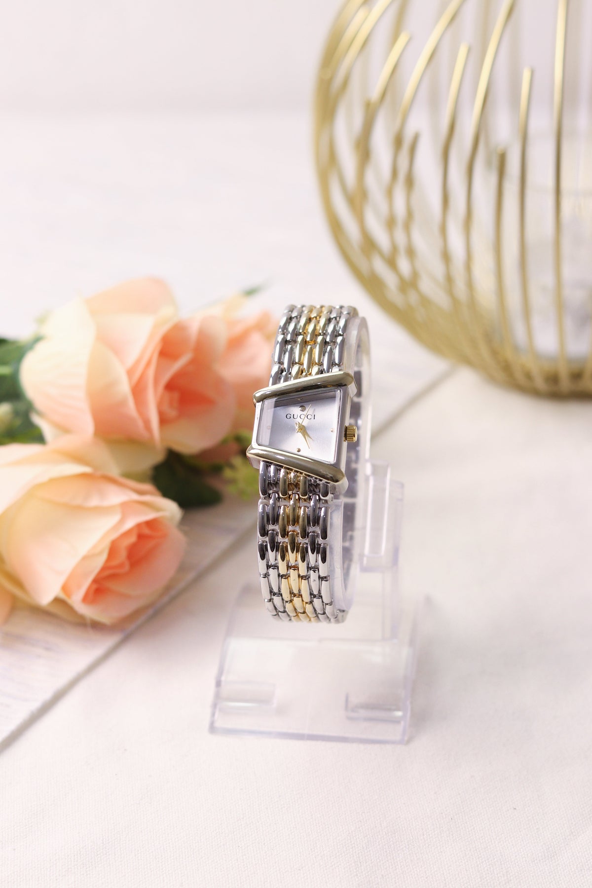 Gucci Elegance Women Watch (Silver)