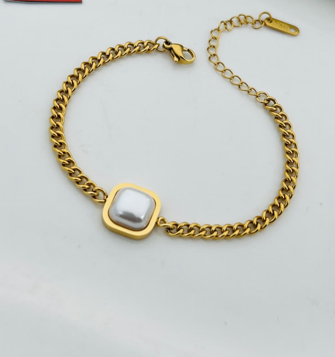 White Stone bracelete