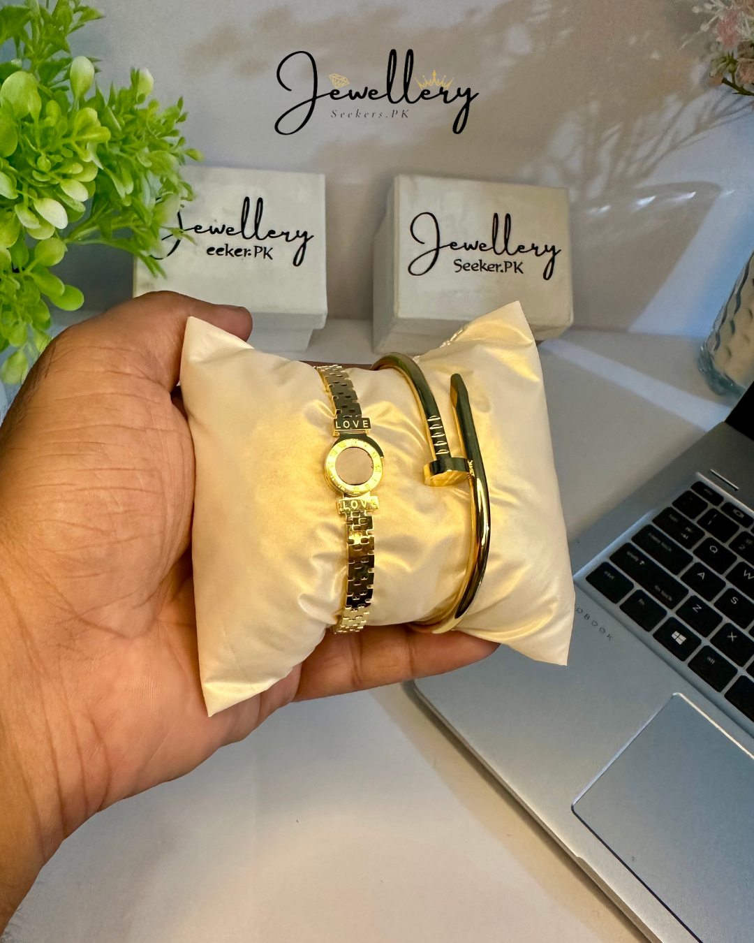 Nail & Black Stone banglles Deal