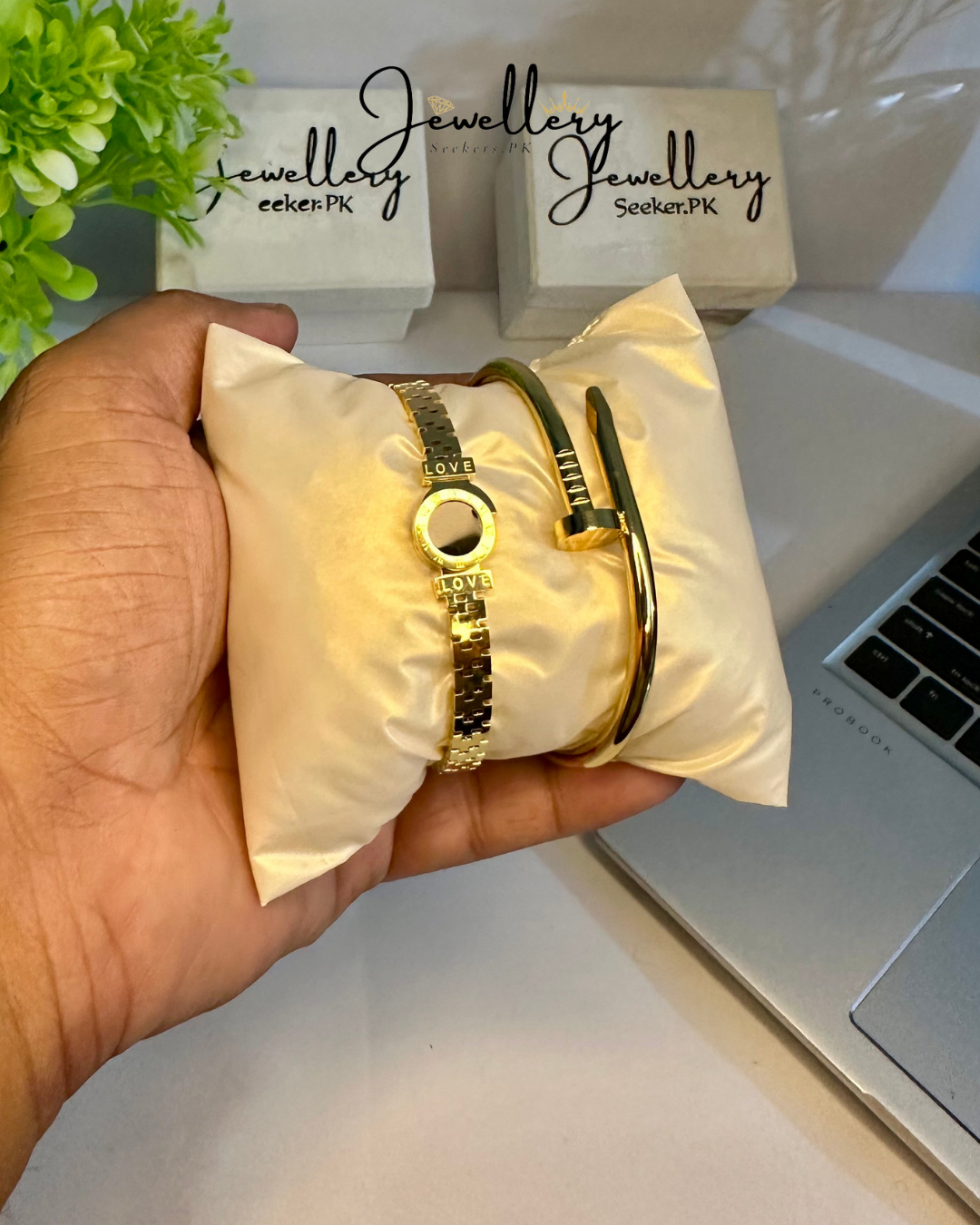 Nail & Black Stone banglles Deal