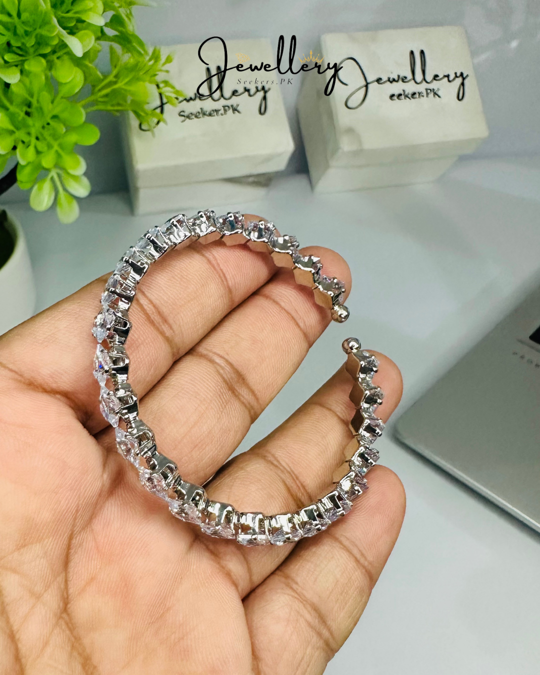 White Zircon Stone Bangle ( Adjustable )