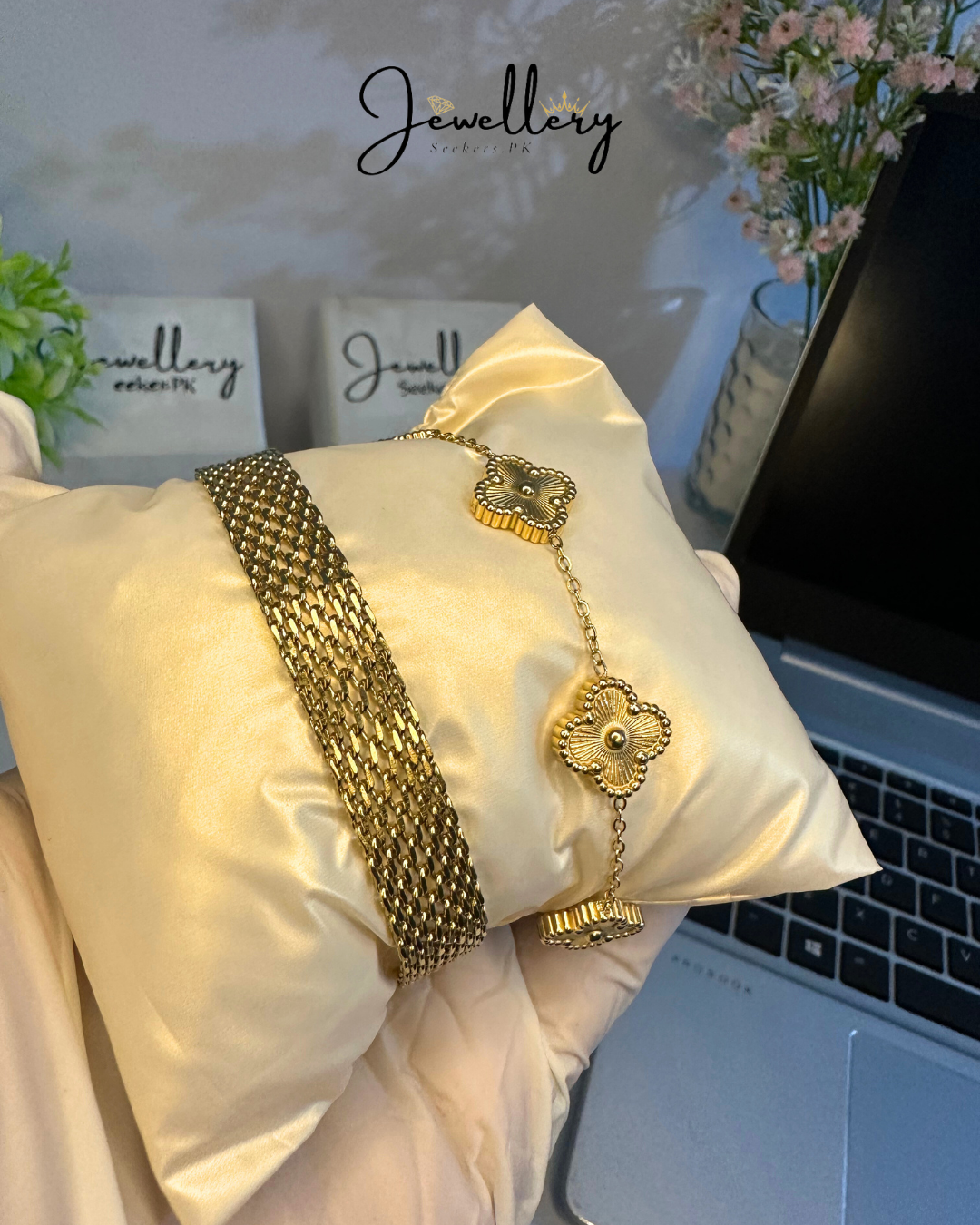 Rowena & Golden Clover bracelet Deal