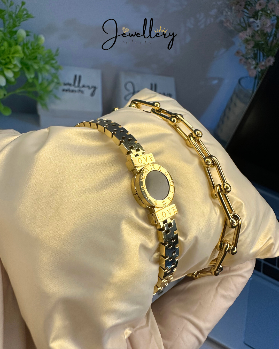 Black Stone With Chain Deal