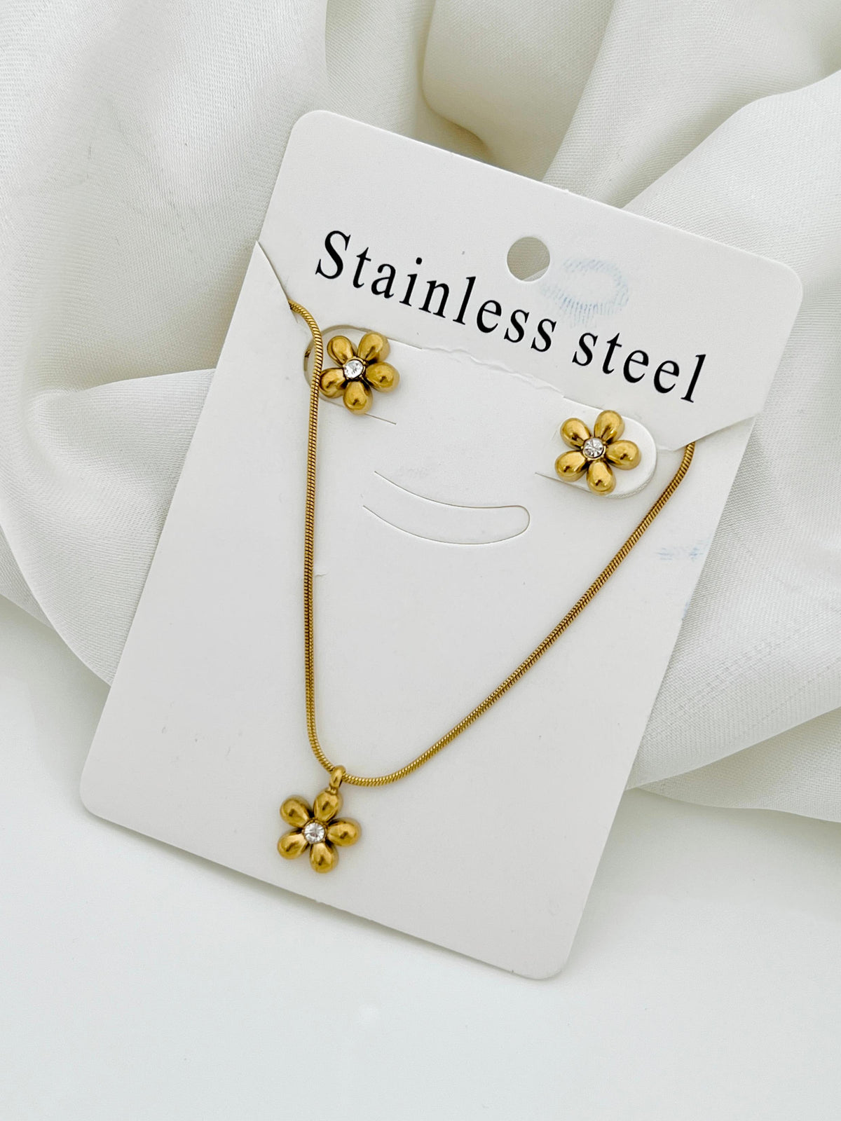 Golden And Flower Shaped Jewellery Set