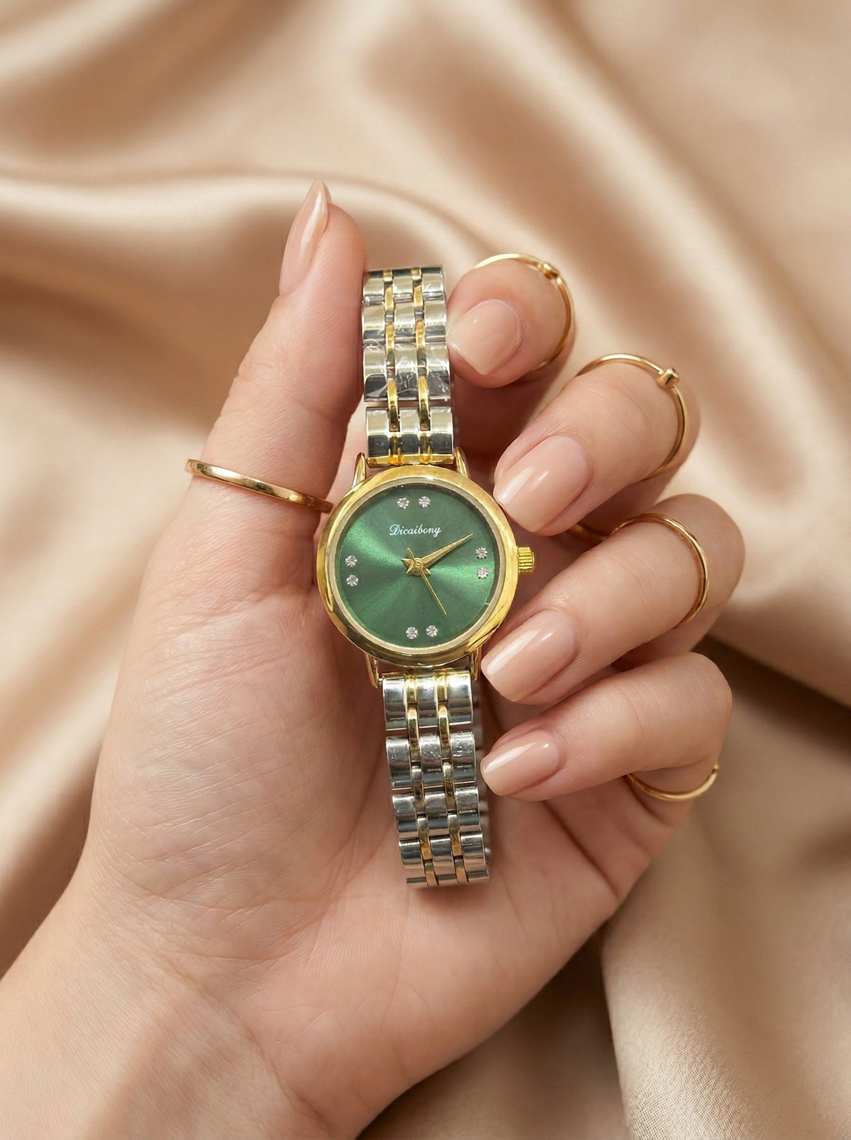 Dicaihong Elegant Green Dail Women Watch