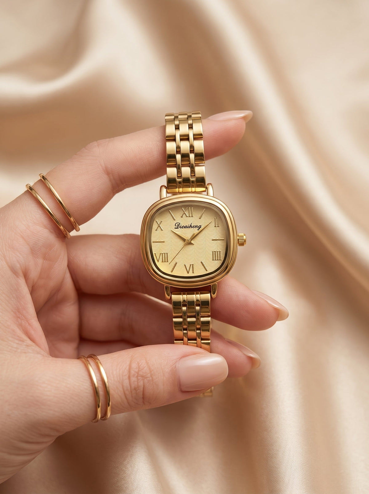 Dicaihong Elegant Golden Women Watch
